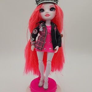 Shadow High Rainbow Vision  Mara‎ Pinkett Doll with Pink Hair and Outfit